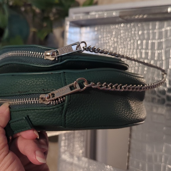 Green vegan leather Madden Girl crossbody purse - Picture 6 of 13